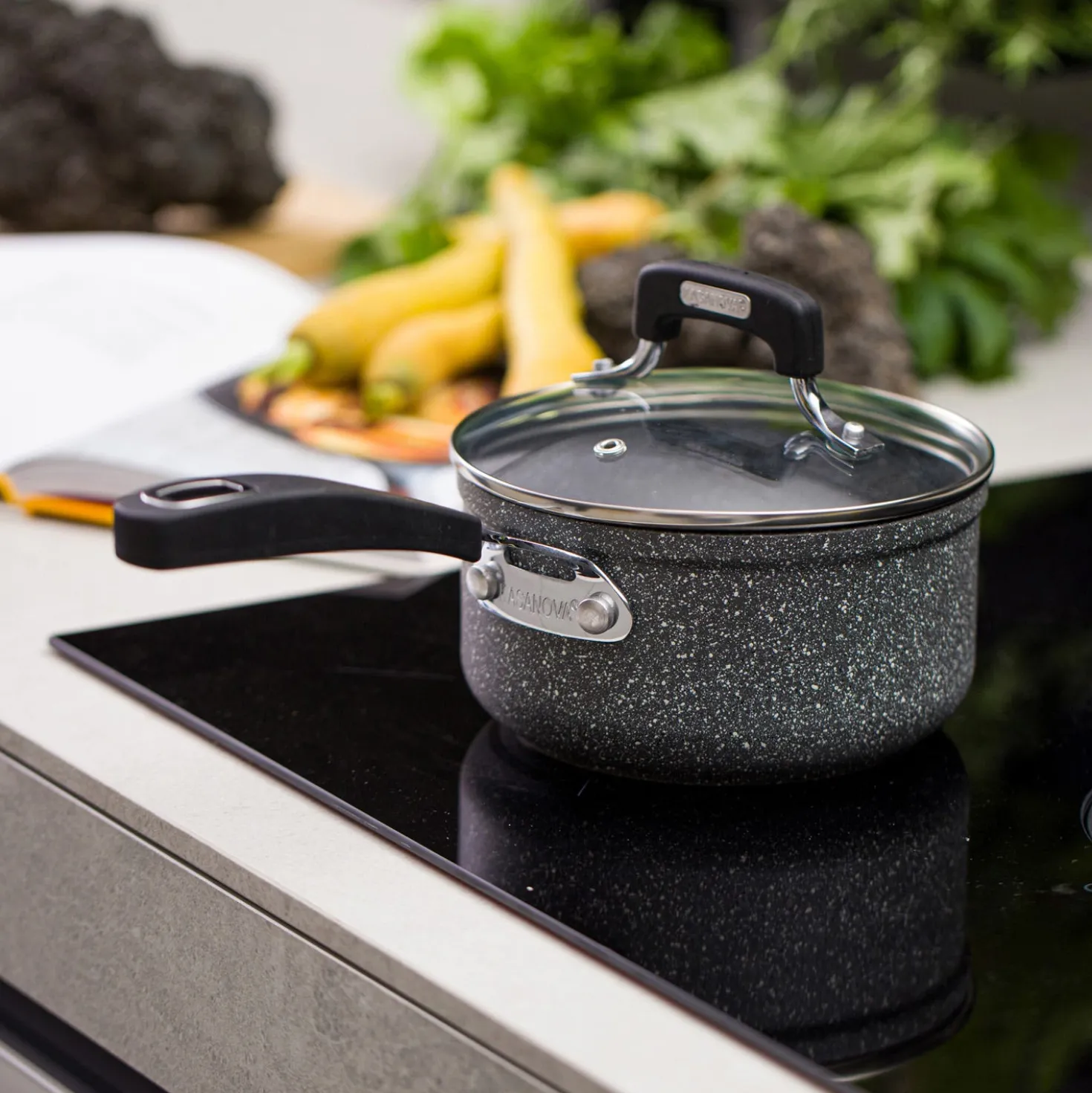 Casseruola New Petra Dark, da 16 cm con manico