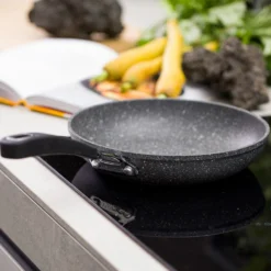 Padella New Petra Dark da 20 cm